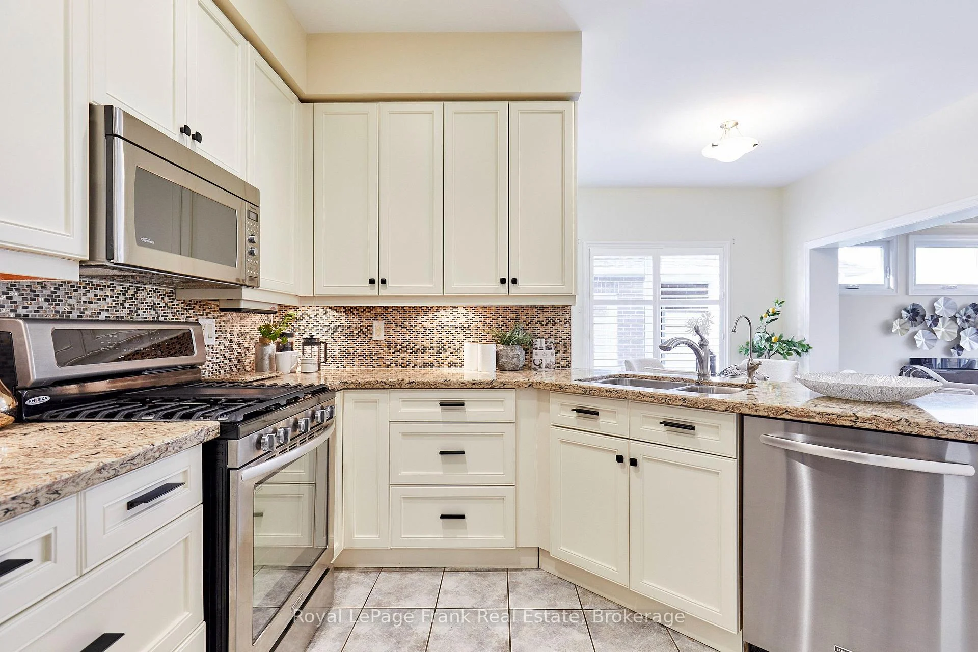 Photo 69 of 57 Waterbury Crescent, Scugog, Port Perry — HOMEH