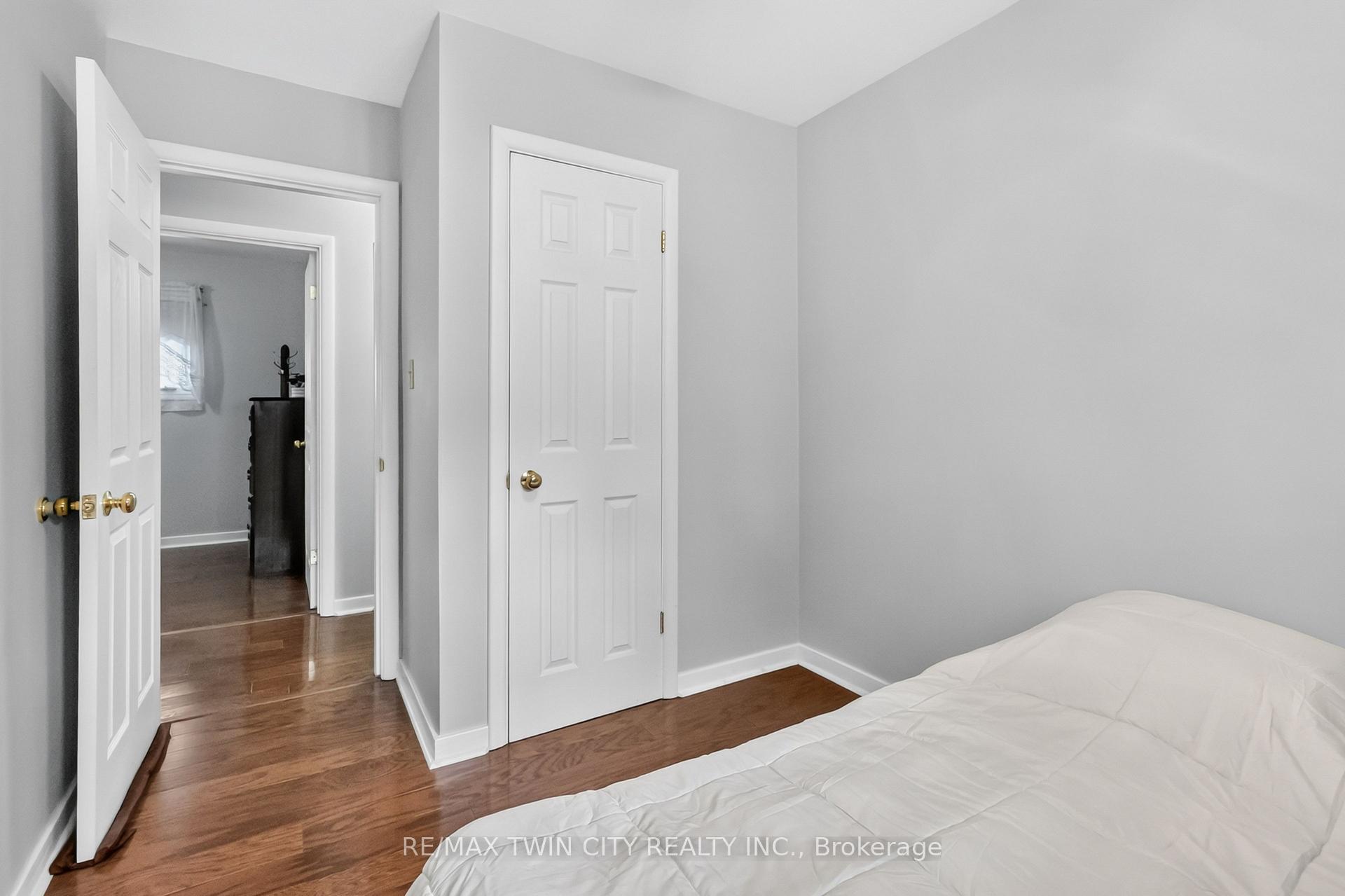 Photo 17 of 46 Fairview Drive, Brantford, Fairview/Greenbrier — HOMEH