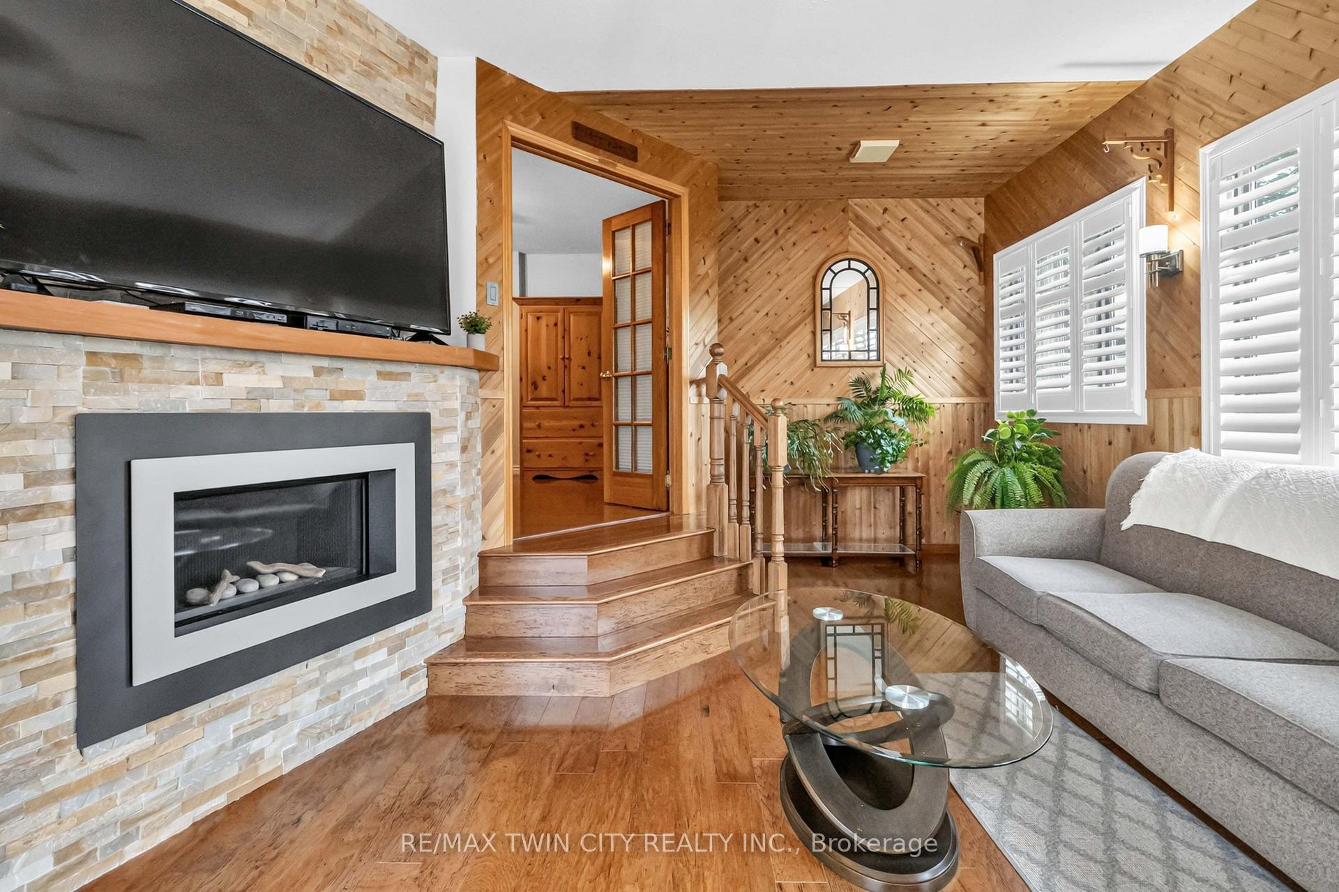 Photo 22 of 46 Fairview Drive, Brantford, Fairview/Greenbrier — HOMEH