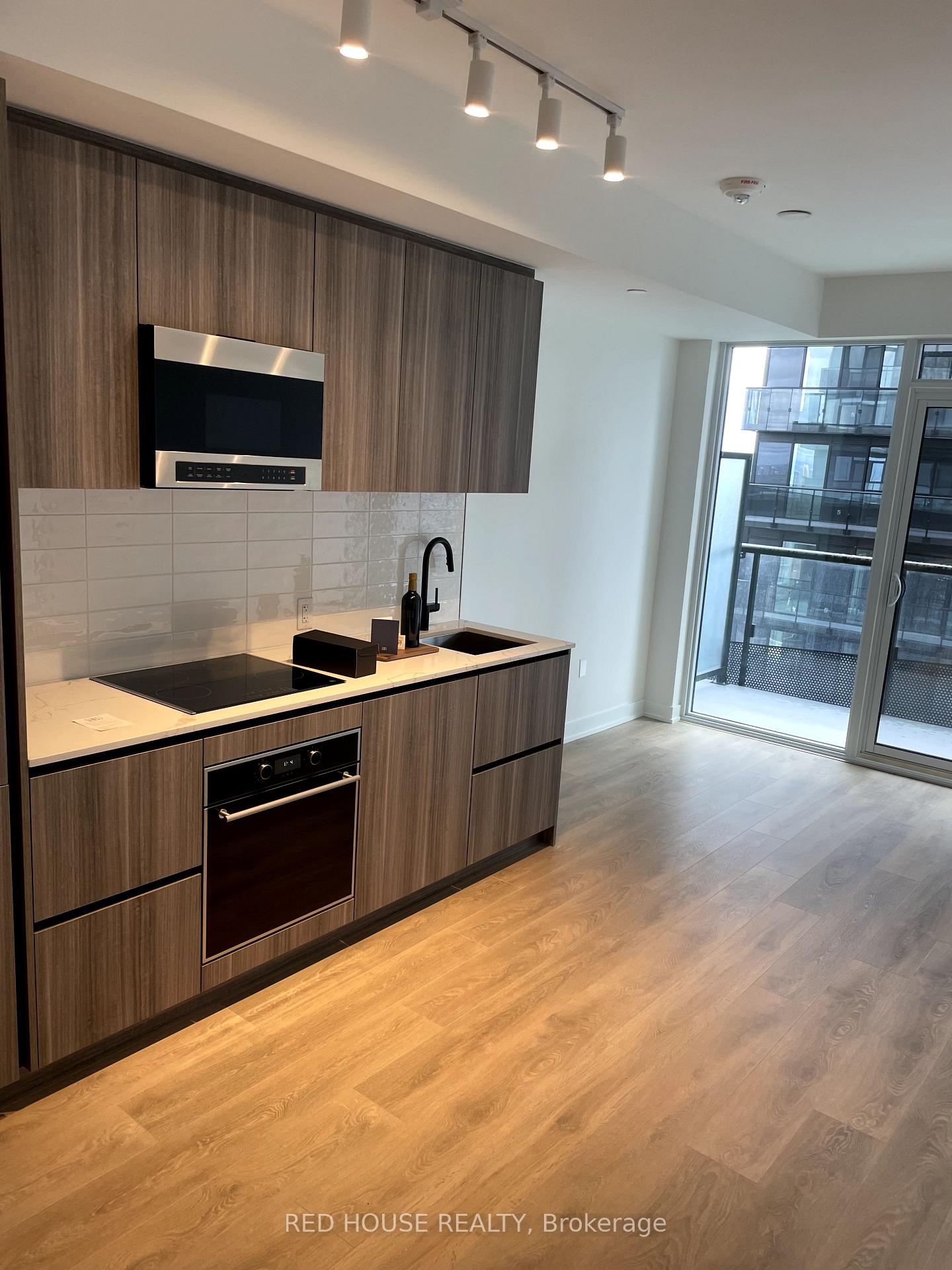 Photo 2 of Unit 3013, 117 Broadway Avenue, Toronto, Mount Pleasant West — HOMEH