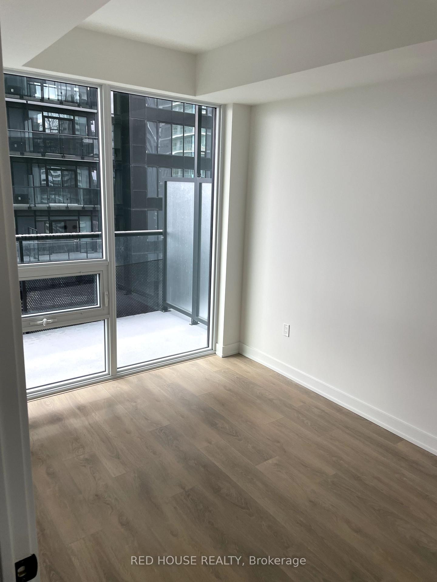 Photo 4 of Unit 3013, 117 Broadway Avenue, Toronto, Mount Pleasant West — HOMEH