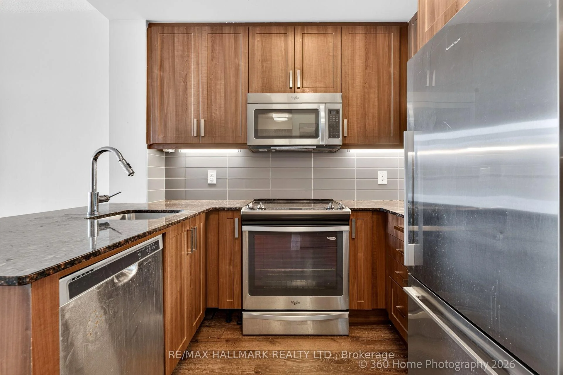 Photo 16 of Unit 712, 2 Old Mill Drive, Toronto, High Park-Swansea — HOMEH