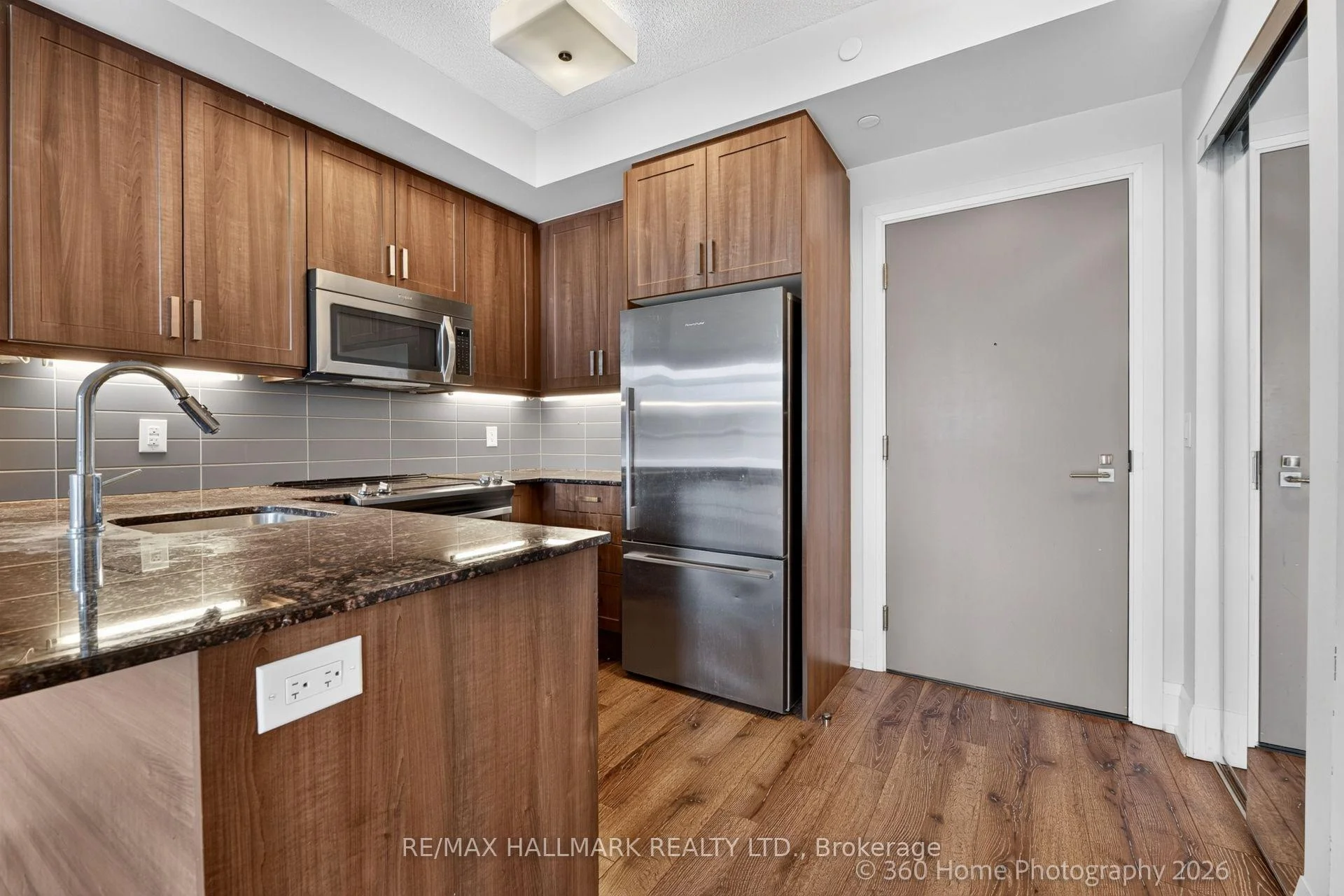 Photo 17 of Unit 712, 2 Old Mill Drive, Toronto, High Park-Swansea — HOMEH