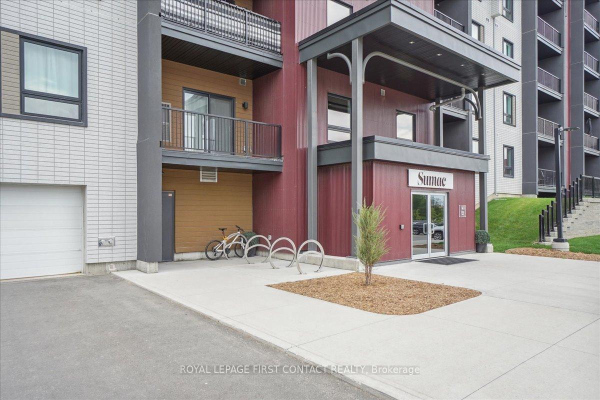 Photo 3 of Unit 213, 4 Spice Way, Barrie, Innis-Shore — HOMEH