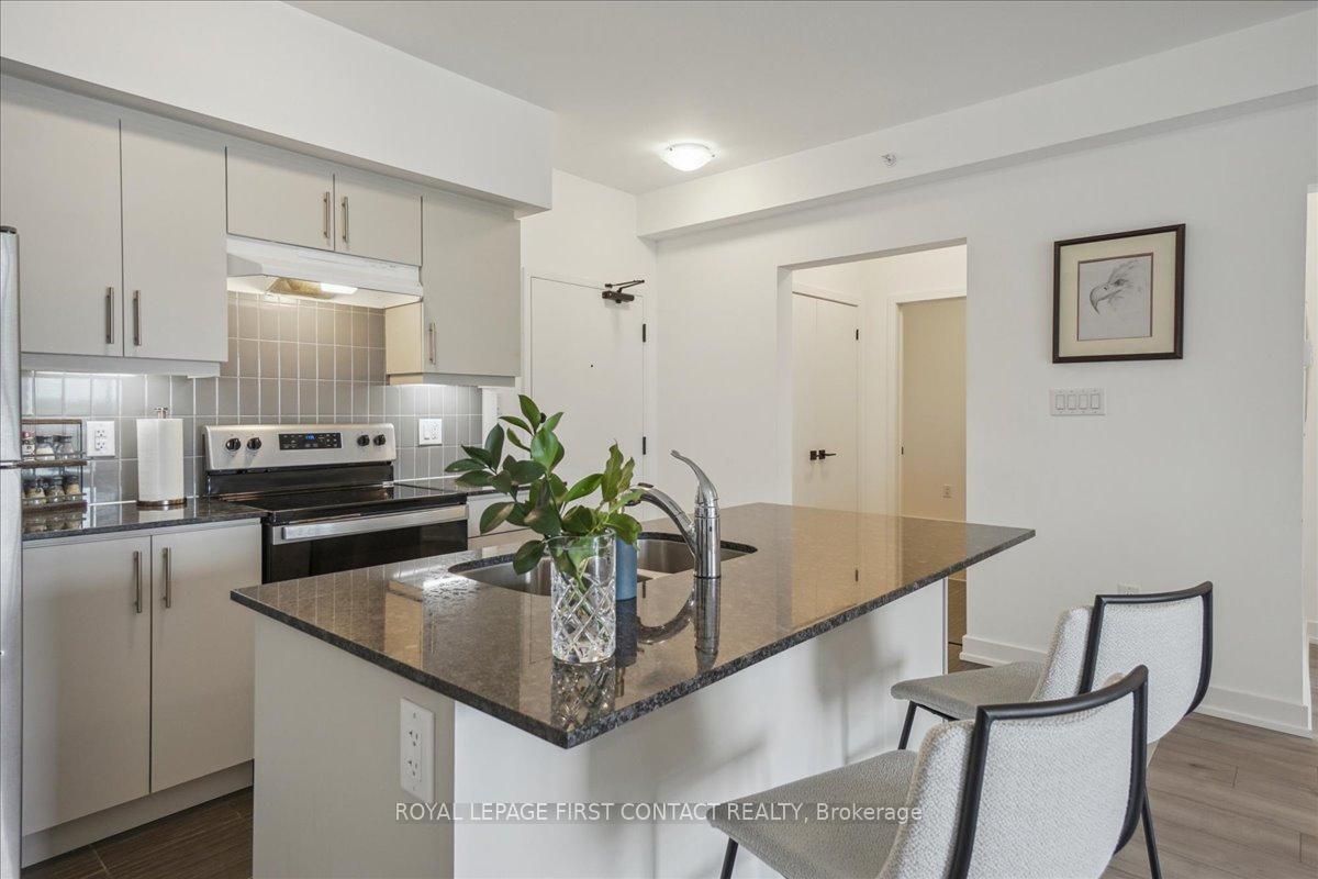 Photo 19 of Unit 213, 4 Spice Way, Barrie, Innis-Shore — HOMEH