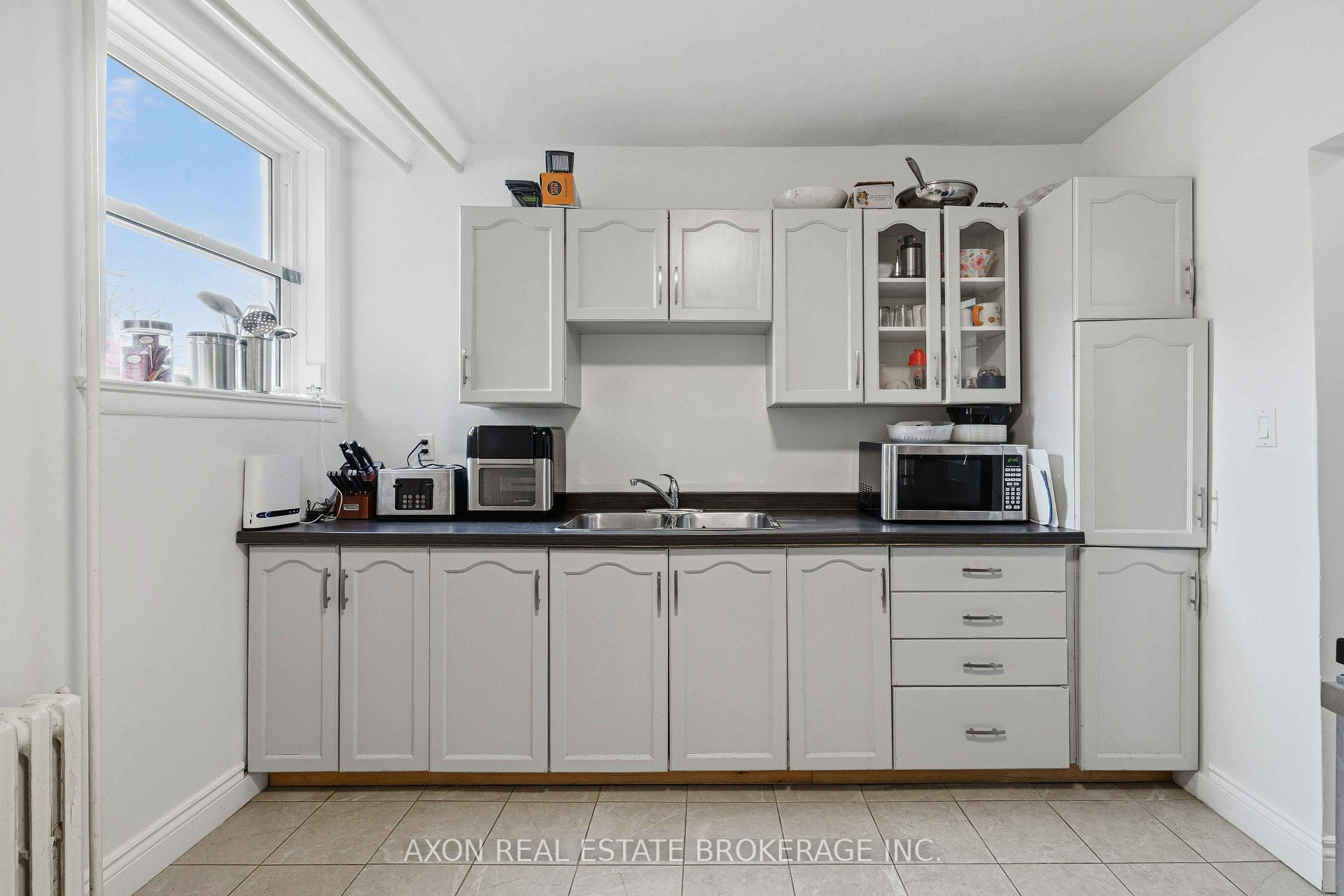 Photo 14 of 1028 Johnson Street, Kingston, Central City West — HOMEH