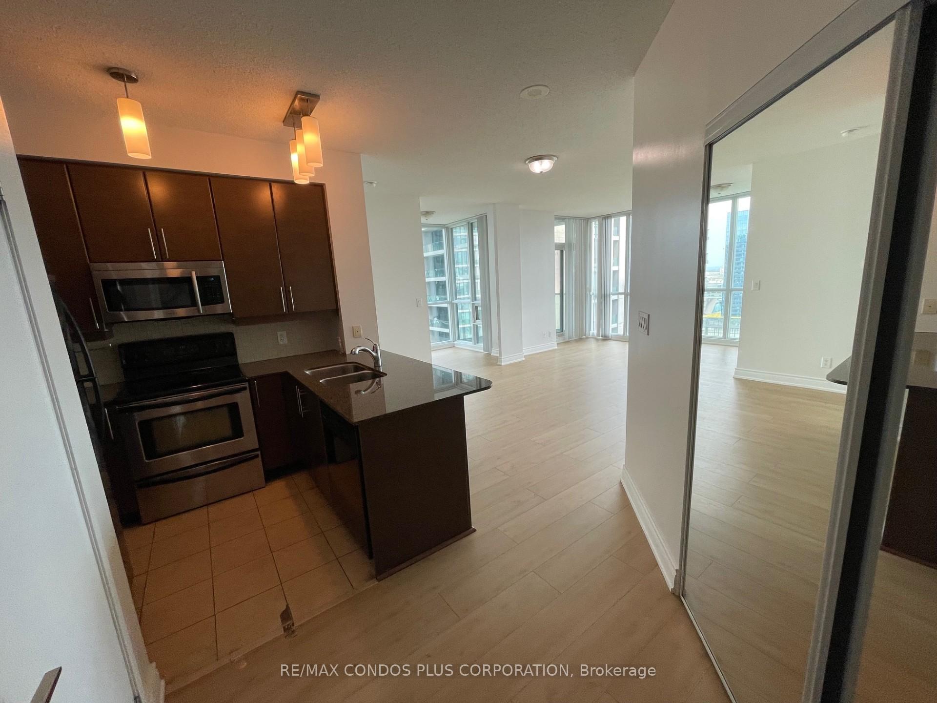 Photo 4 of Unit 2508, 18 Harbour Street, Toronto, Waterfront Communities — HOMEH