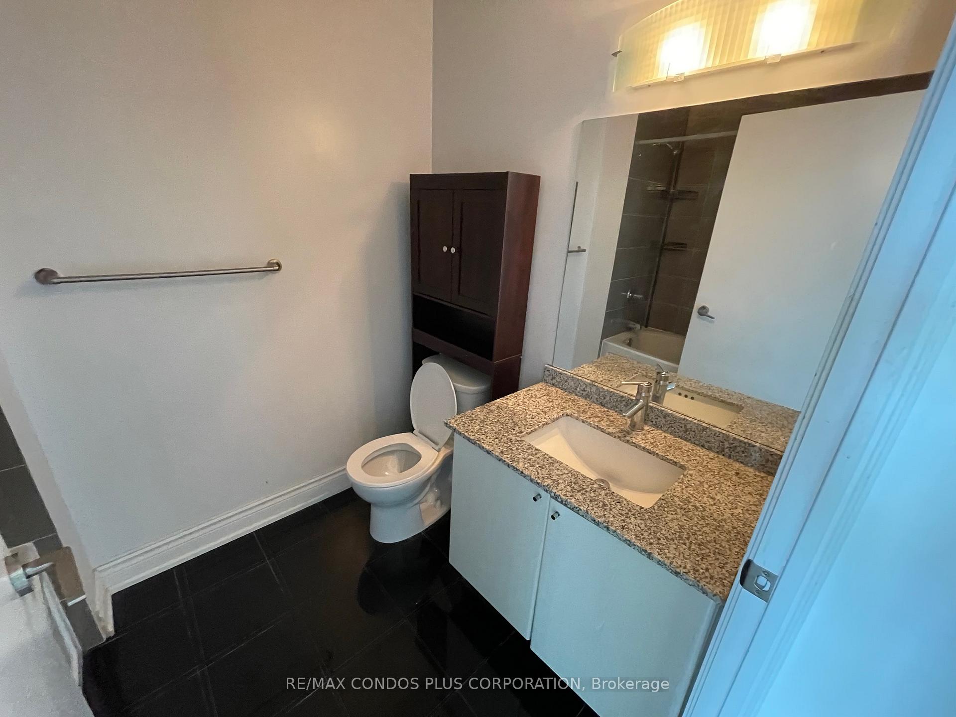 Photo 18 of Unit 2508, 18 Harbour Street, Toronto, Waterfront Communities — HOMEH