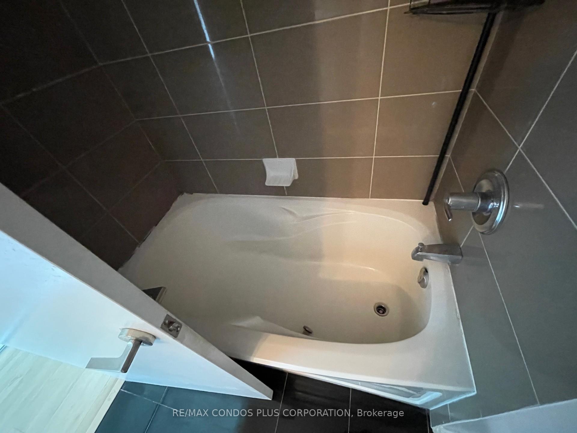 Photo 19 of Unit 2508, 18 Harbour Street, Toronto, Waterfront Communities — HOMEH