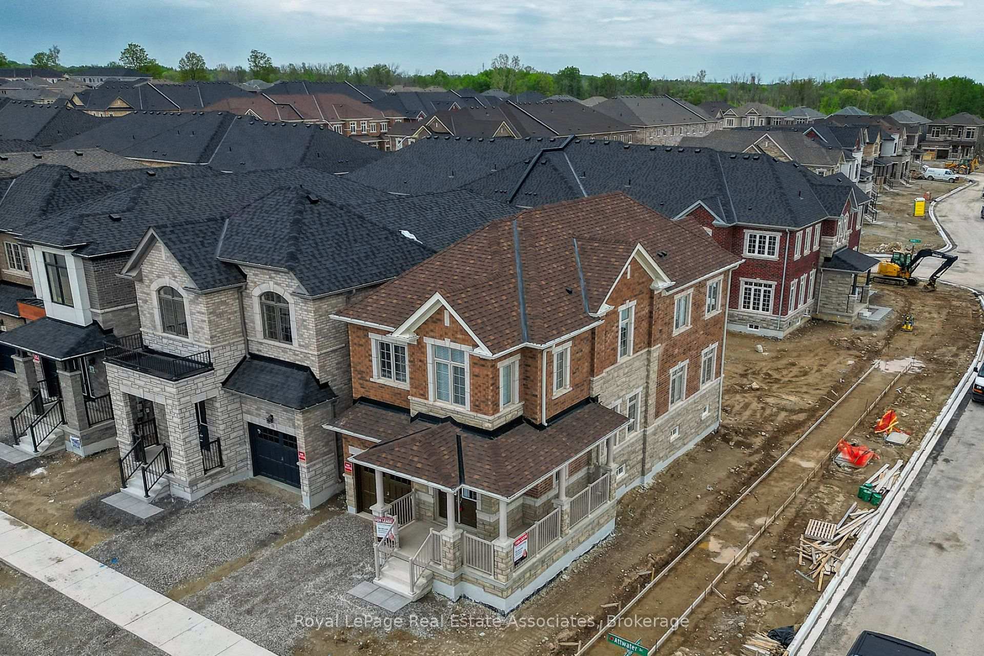 Photo 3 of 34 Attwater Drive, Cambridge, Little's Corners — HOMEH