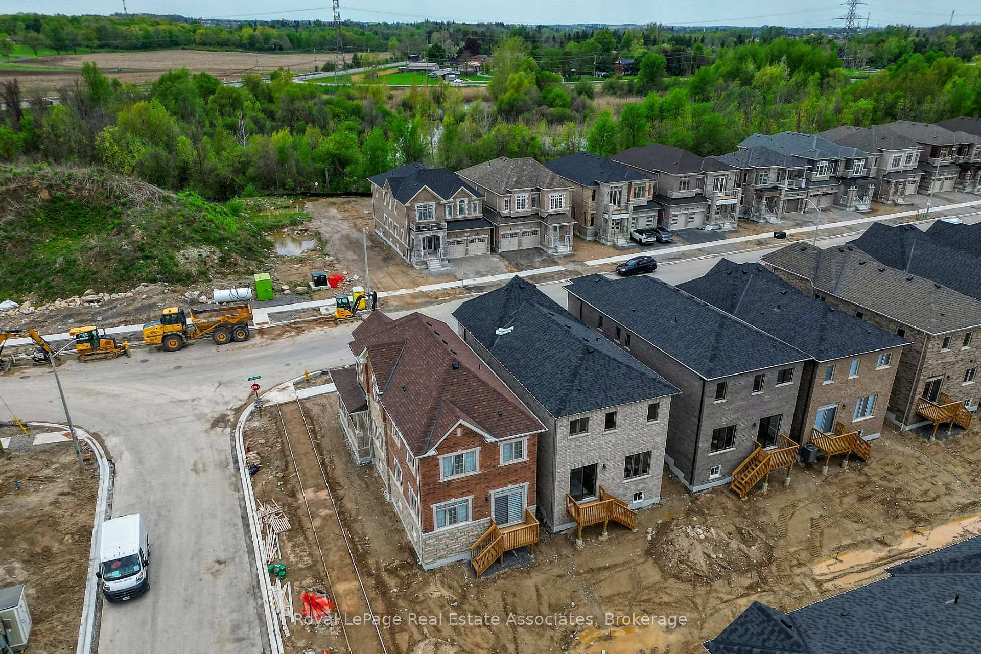 Photo 5 of 34 Attwater Drive, Cambridge, Little's Corners — HOMEH