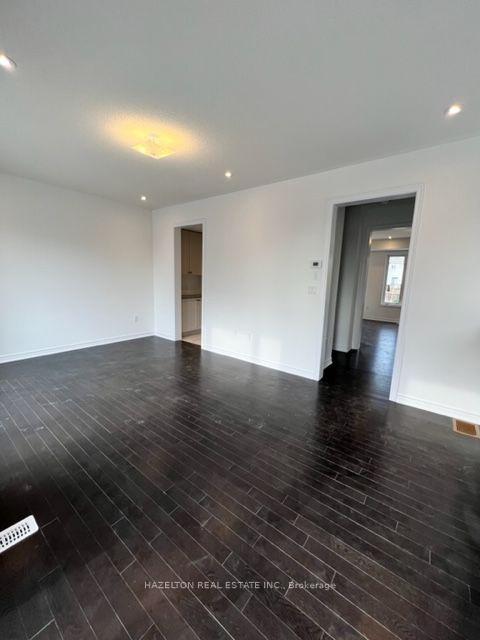 Photo 10 of 40 Steamboat Way, Whitby, Port Whitby — HOMEH