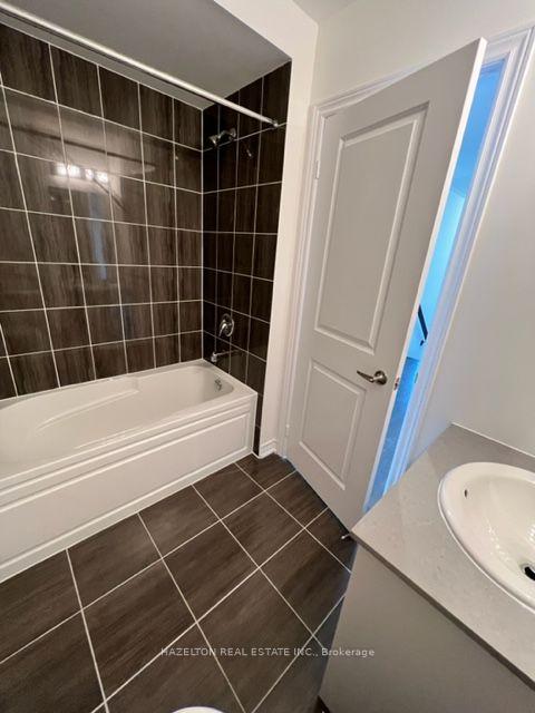 Photo 23 of 40 Steamboat Way, Whitby, Port Whitby — HOMEH