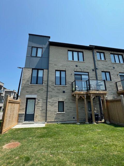 Photo 27 of 40 Steamboat Way, Whitby, Port Whitby — HOMEH