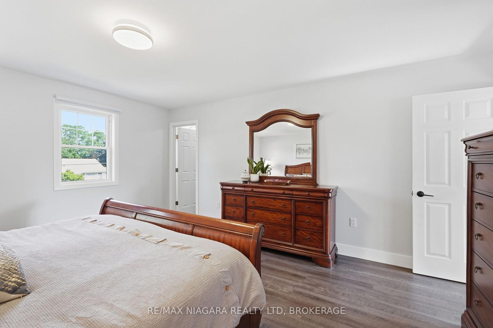 Photo 36 of 12 Lakeview Avenue, Grimsby, Grimsby Beach — HOMEH