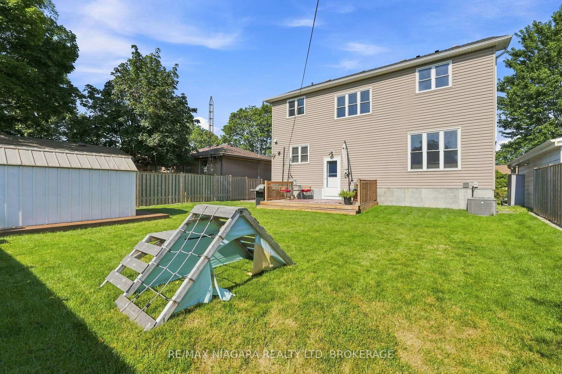 Photo 64 of 12 Lakeview Avenue, Grimsby, Grimsby Beach — HOMEH