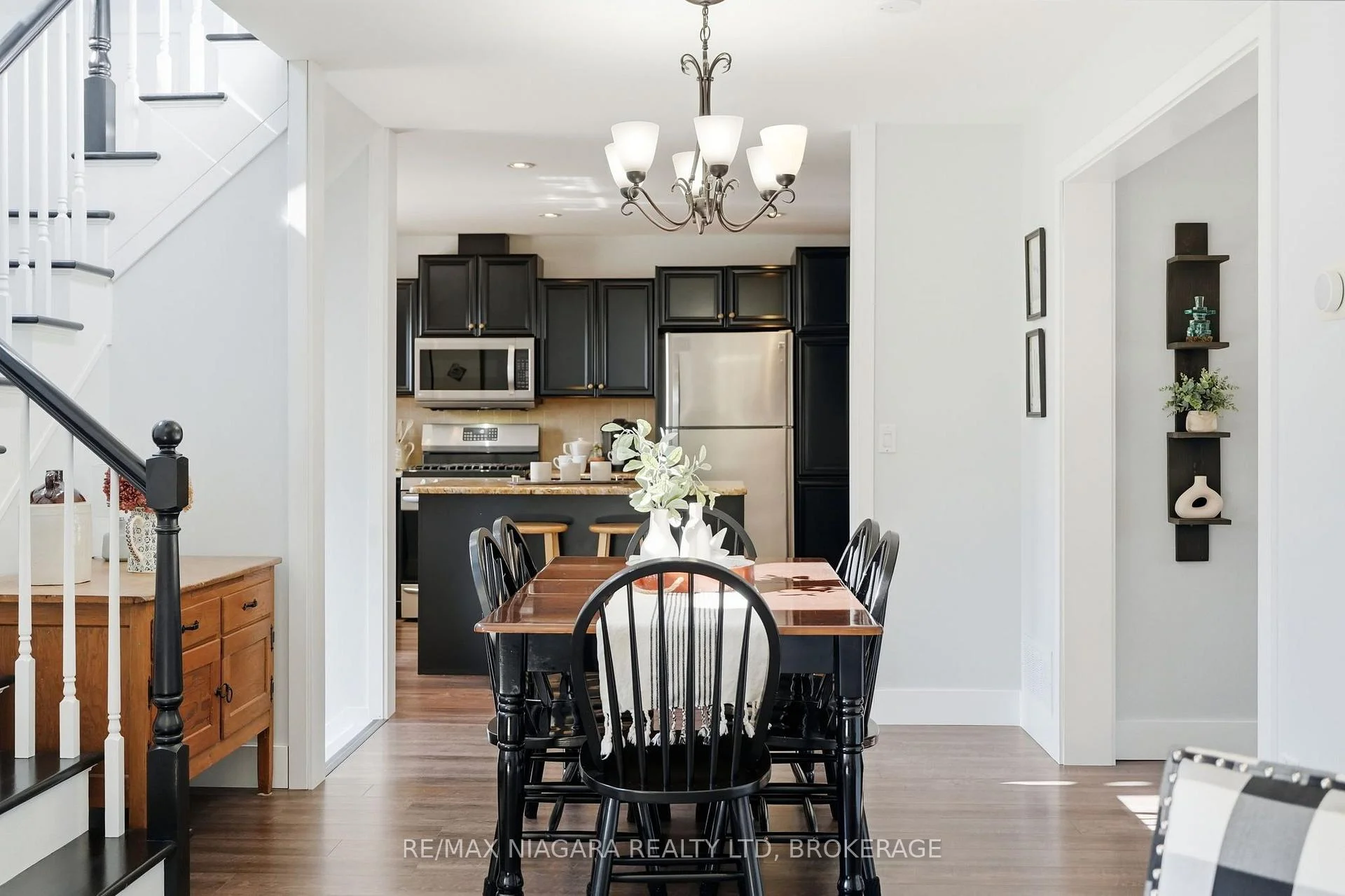 Photo 35 of 12 Lakeview Avenue, Grimsby, Grimsby Beach — HOMEH