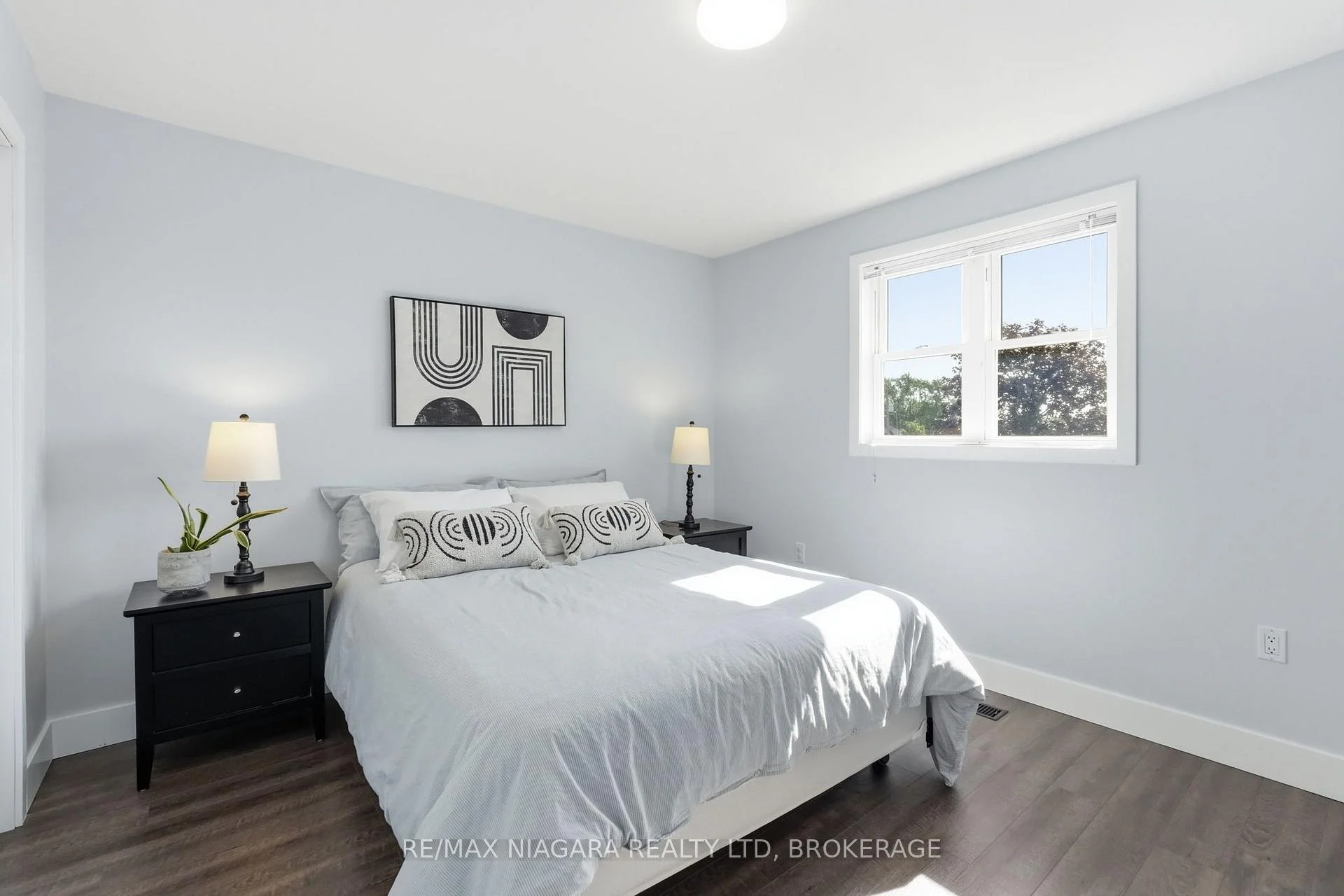 Photo 51 of 12 Lakeview Avenue, Grimsby, Grimsby Beach — HOMEH