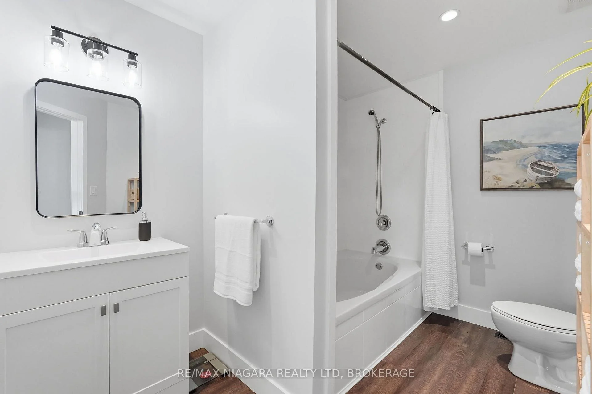 Photo 63 of 12 Lakeview Avenue, Grimsby, Grimsby Beach — HOMEH