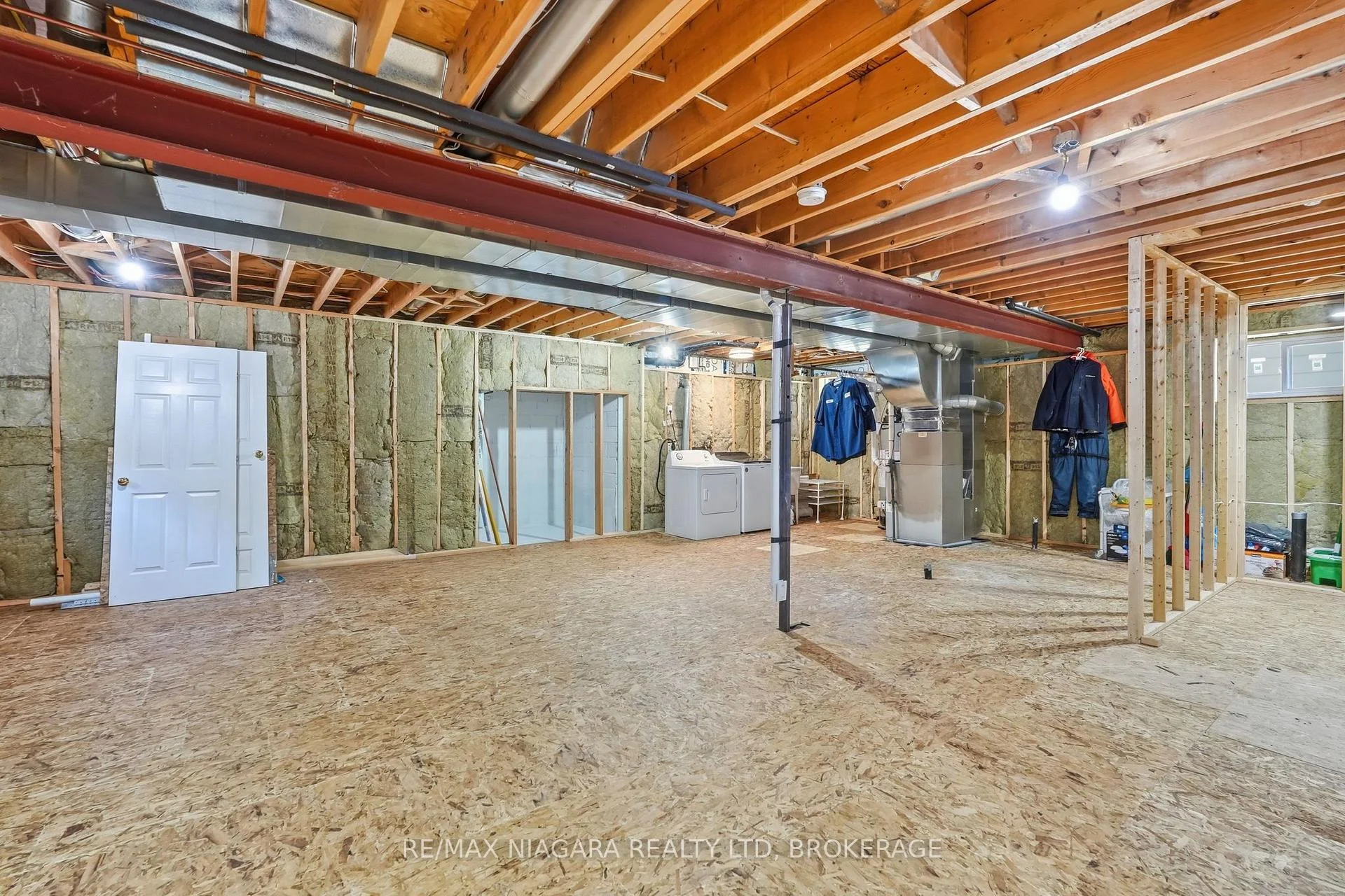 Photo 72 of 12 Lakeview Avenue, Grimsby, Grimsby Beach — HOMEH