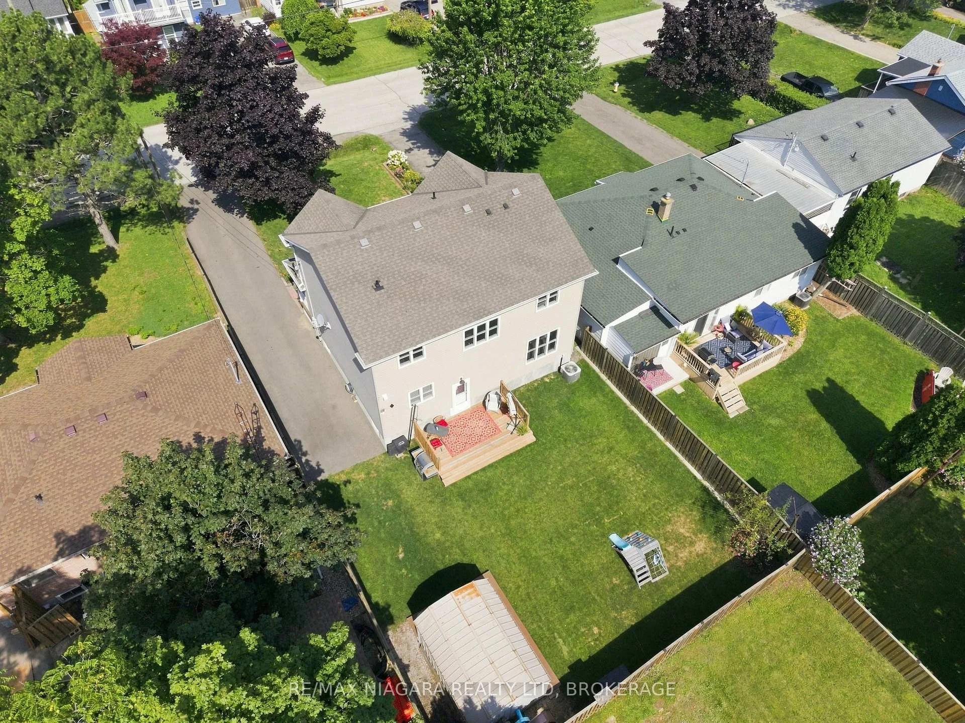 Photo 90 of 12 Lakeview Avenue, Grimsby, Grimsby Beach — HOMEH
