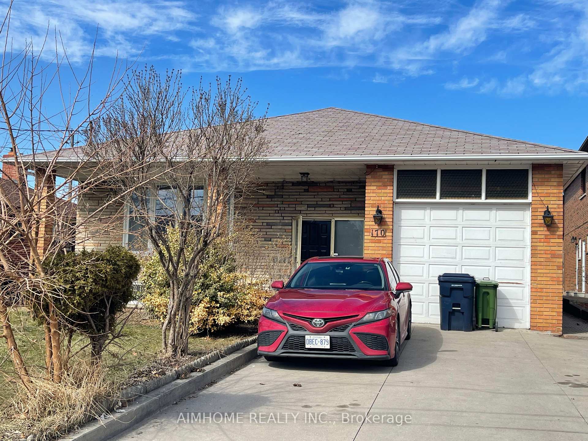 Photo of 170 Gracefield Avenue