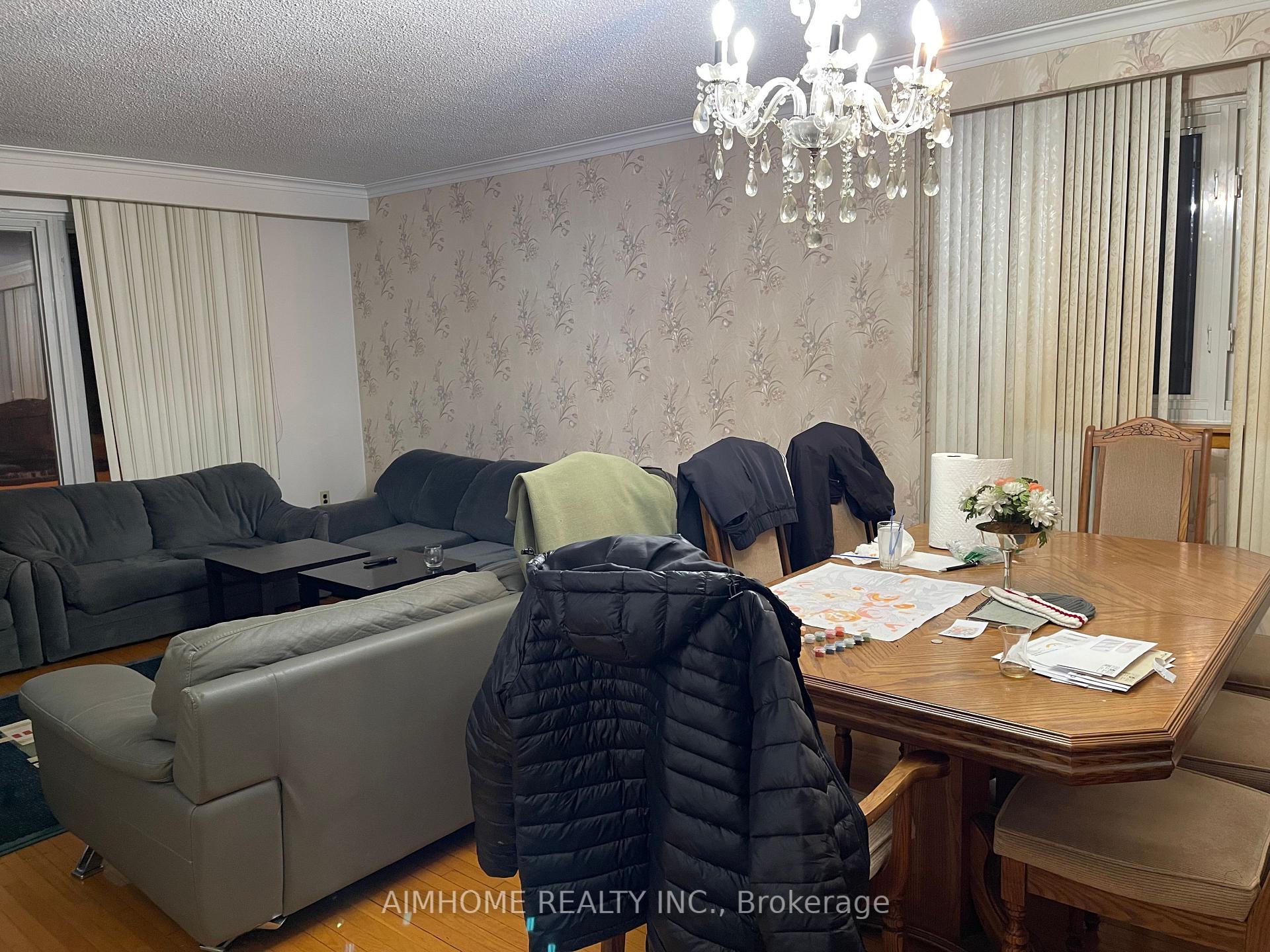 Photo 9 of 170 Gracefield Avenue, North York, Maple Leaf — HOMEH