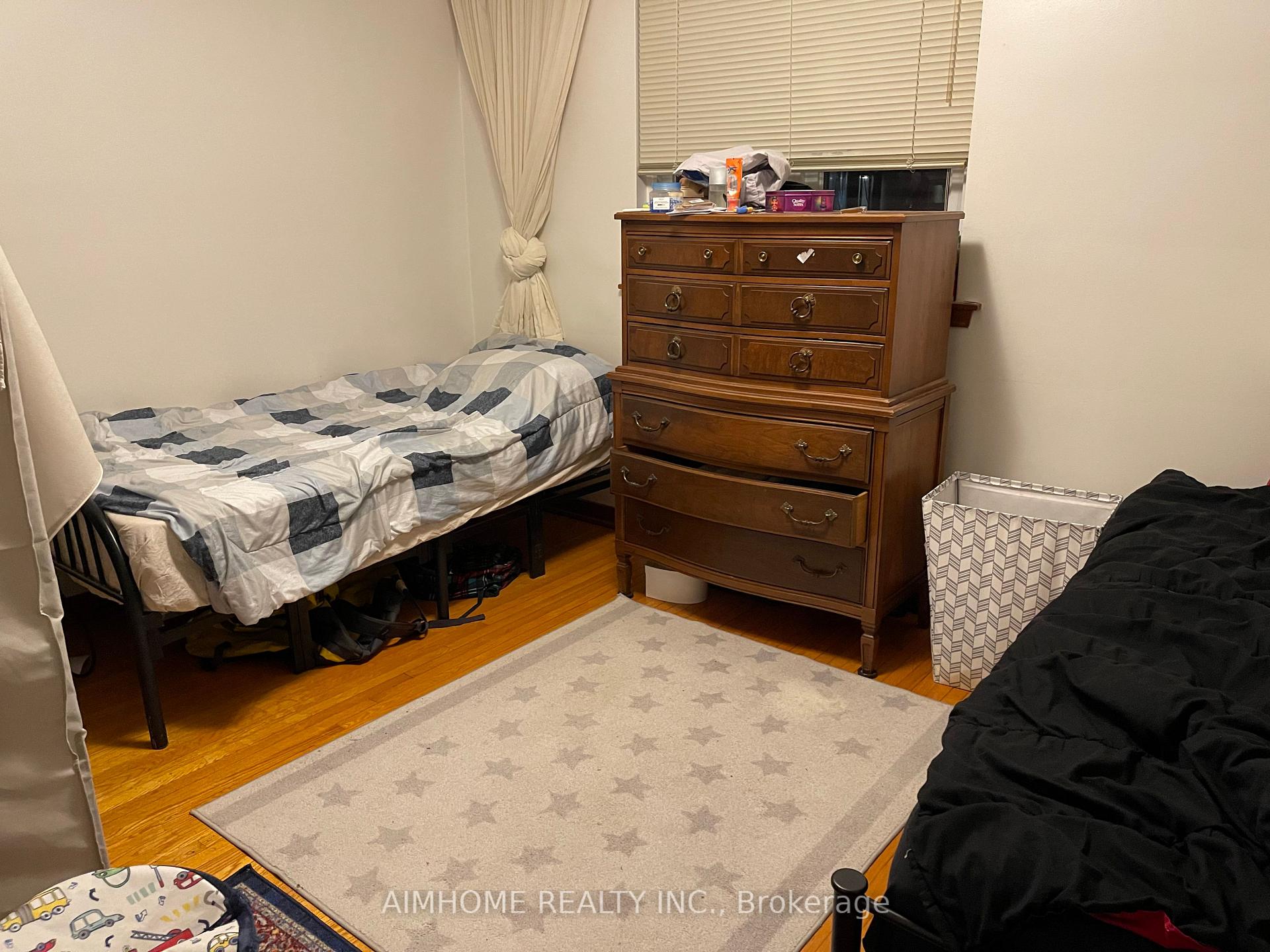Photo 13 of 170 Gracefield Avenue, North York, Maple Leaf — HOMEH