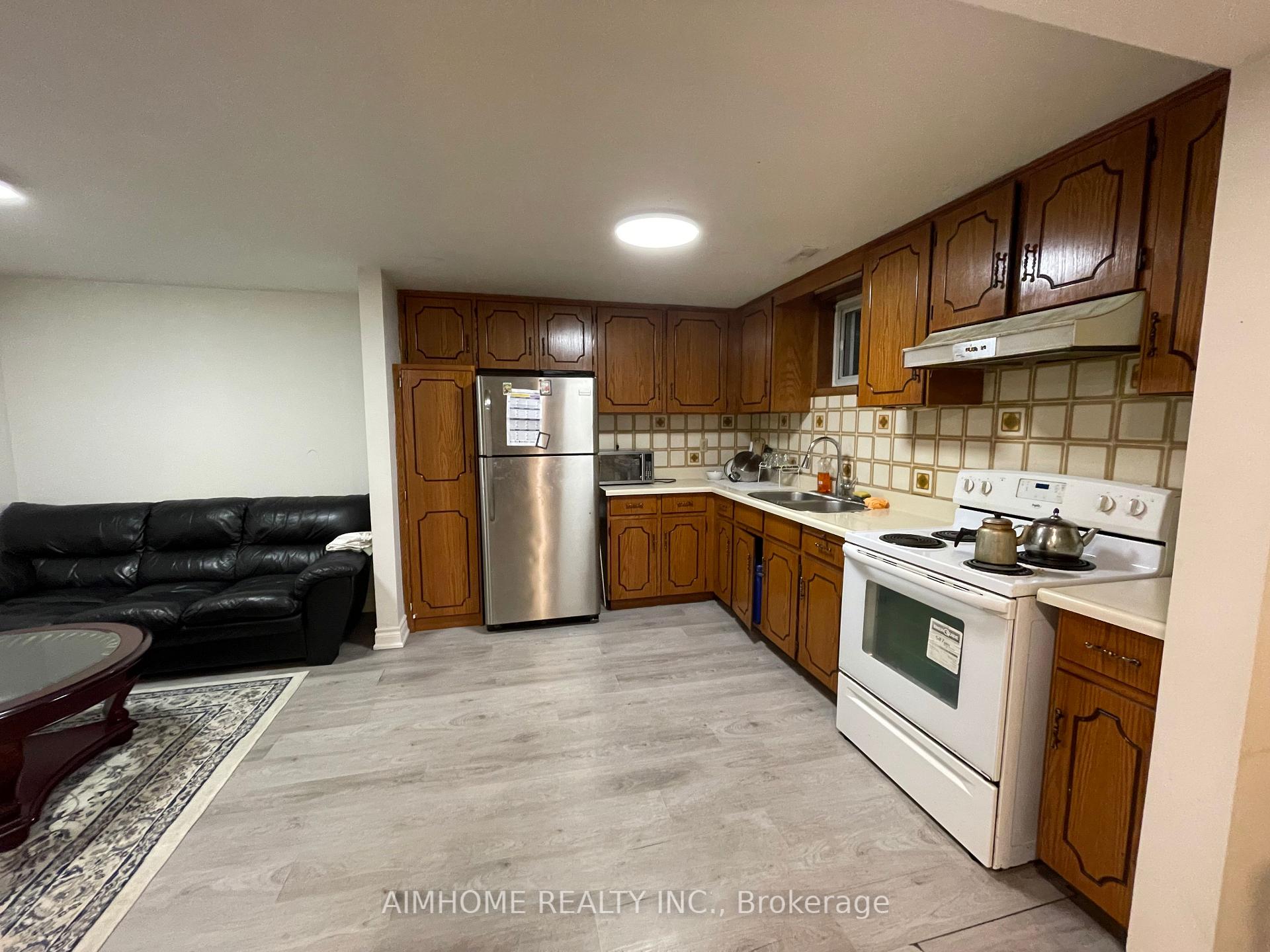 Photo 15 of 170 Gracefield Avenue, North York, Maple Leaf — HOMEH