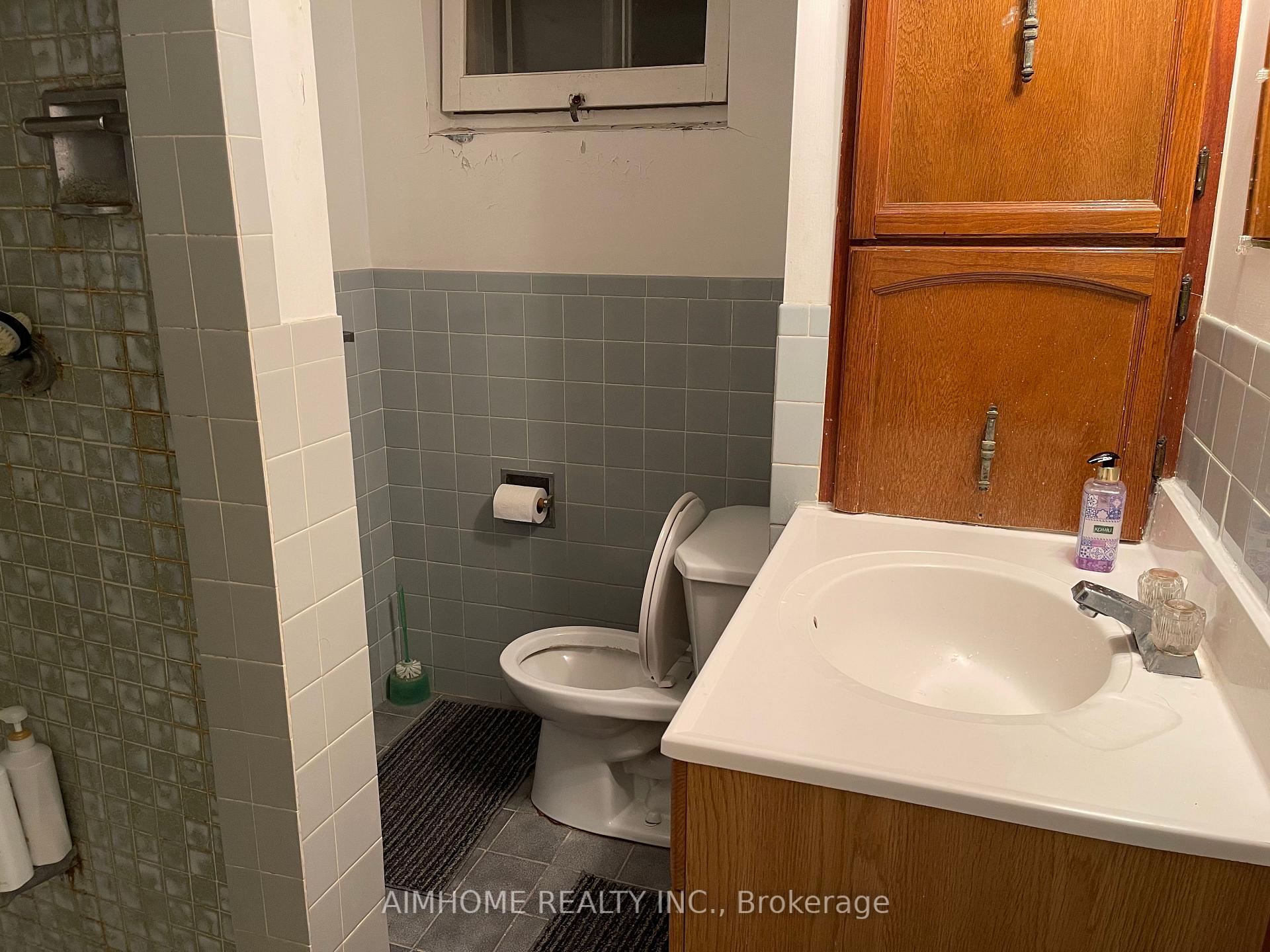 Photo 19 of 170 Gracefield Avenue, North York, Maple Leaf — HOMEH