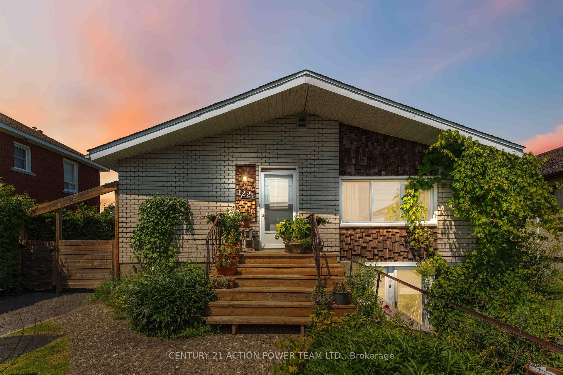 Photo 1 of 1221 Kitchener Avenue W, Ottawa, Ellwood — HOMEH