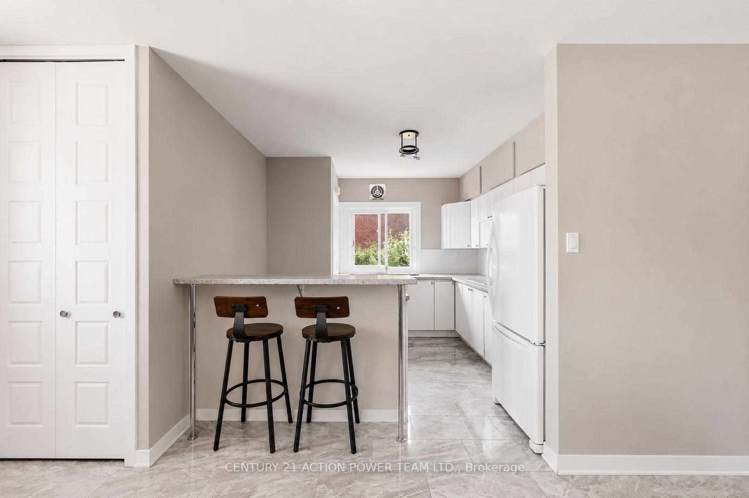 Photo 6 of 1221 Kitchener Avenue W, Ottawa, Ellwood — HOMEH