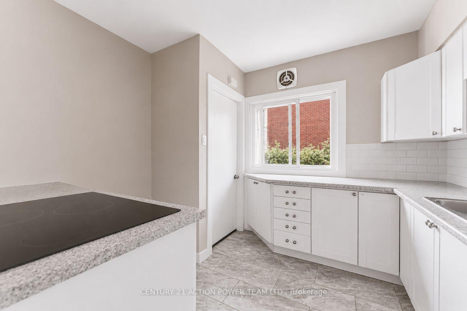 Photo 11 of 1221 Kitchener Avenue W, Ottawa, Ellwood — HOMEH