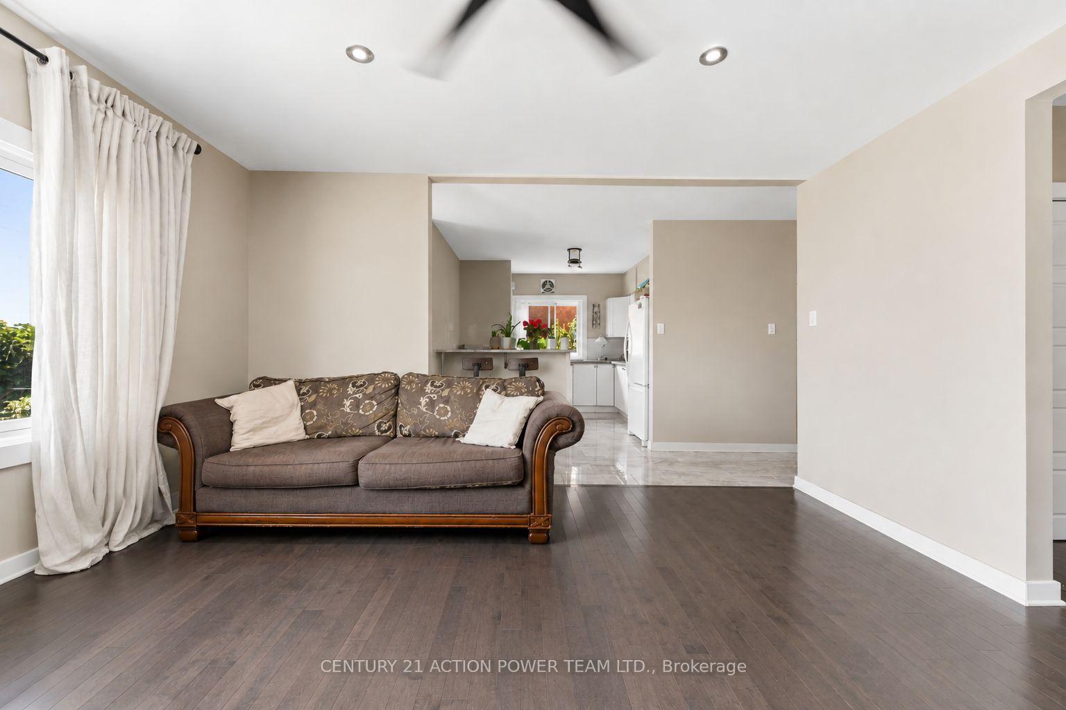Photo 14 of 1221 Kitchener Avenue W, Ottawa, Ellwood — HOMEH