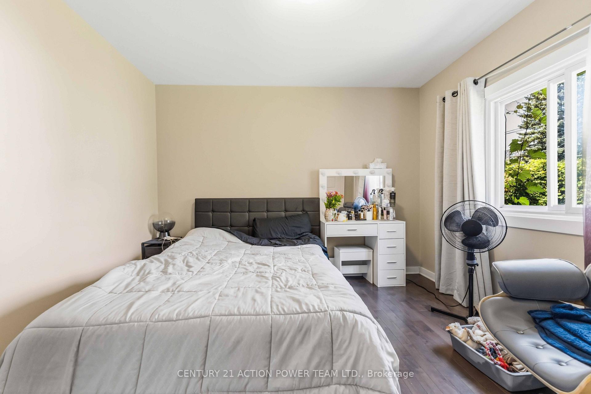 Photo 22 of 1221 Kitchener Avenue W, Ottawa, Ellwood — HOMEH