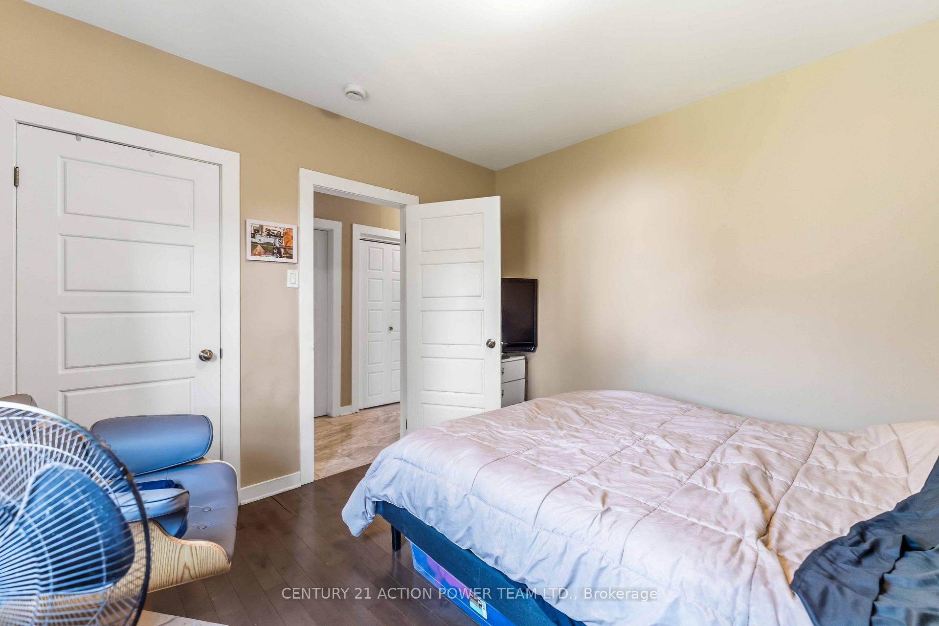 Photo 25 of 1221 Kitchener Avenue W, Ottawa, Ellwood — HOMEH