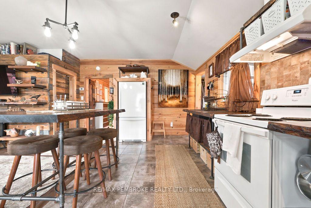 Photo 9 of 890 Lea Street, Pembroke, Pembroke — HOMEH