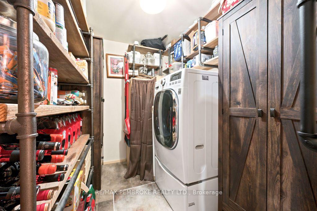 Photo 17 of 890 Lea Street, Pembroke, Pembroke — HOMEH