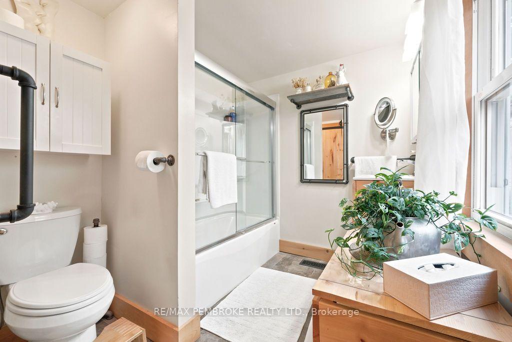Photo 22 of 890 Lea Street, Pembroke, Pembroke — HOMEH