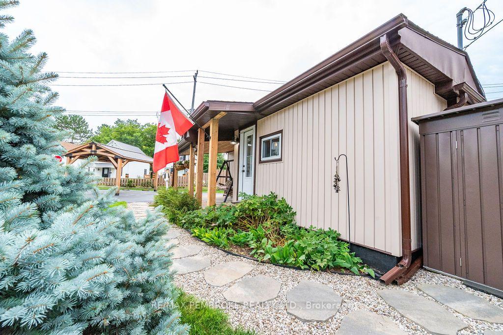 Photo 42 of 890 Lea Street, Pembroke, Pembroke — HOMEH