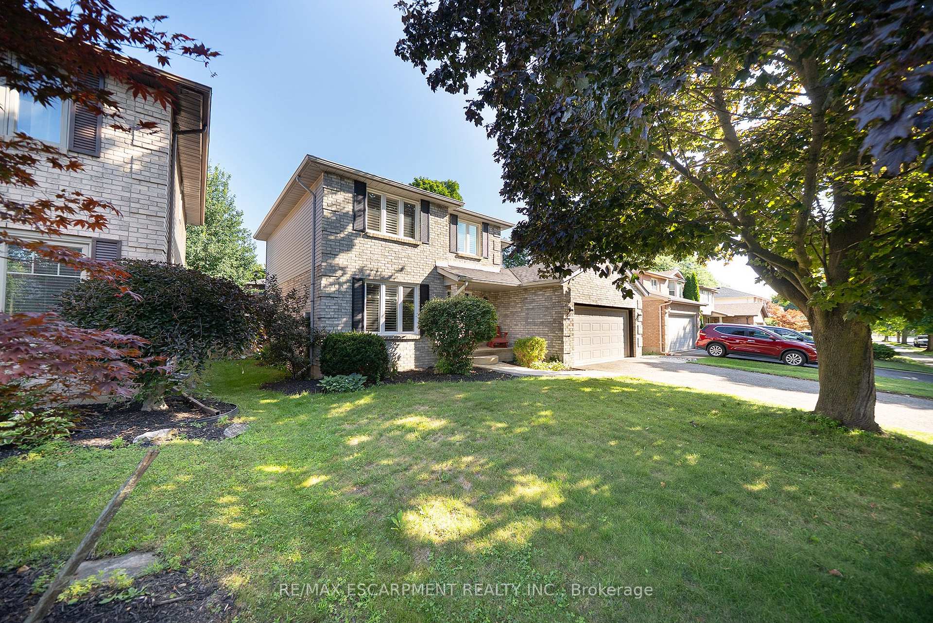 Photo 3 of 20 Hogarth Road, Brantford, Lion's Park — HOMEH