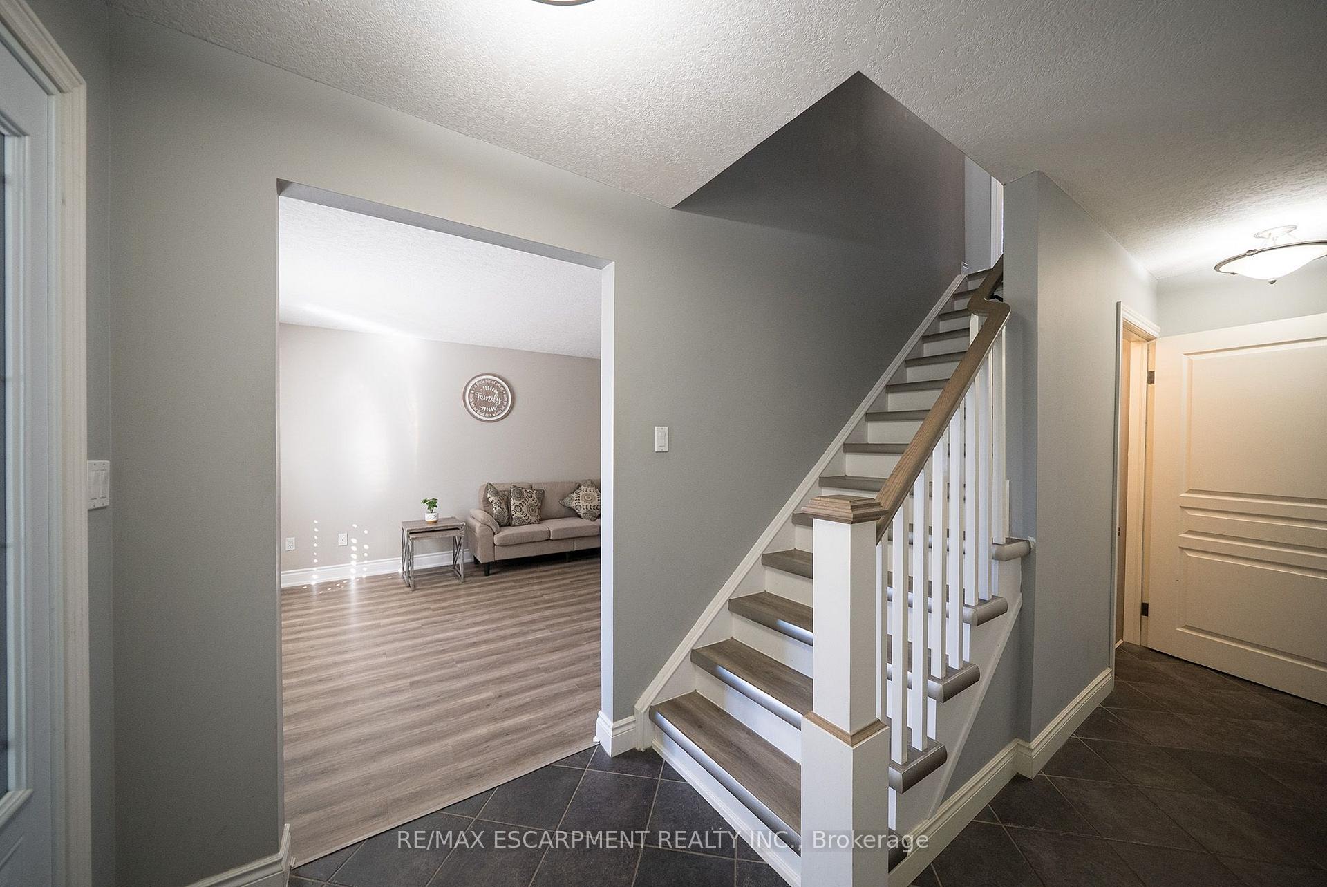 Photo 7 of 20 Hogarth Road, Brantford, Lion's Park — HOMEH