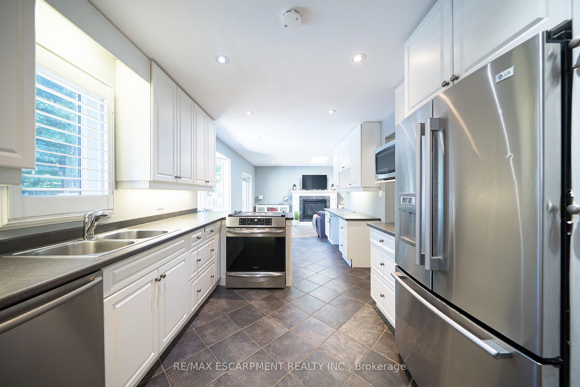 Photo 12 of 20 Hogarth Road, Brantford, Lion's Park — HOMEH