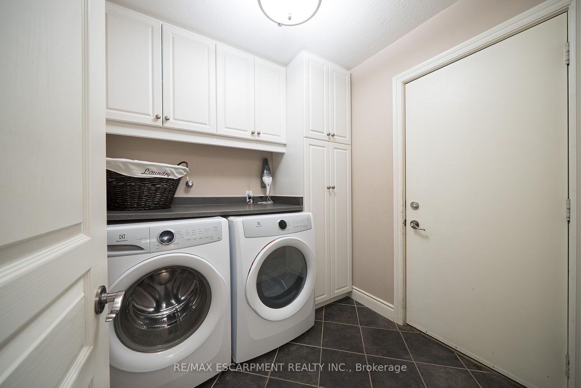 Photo 18 of 20 Hogarth Road, Brantford, Lion's Park — HOMEH