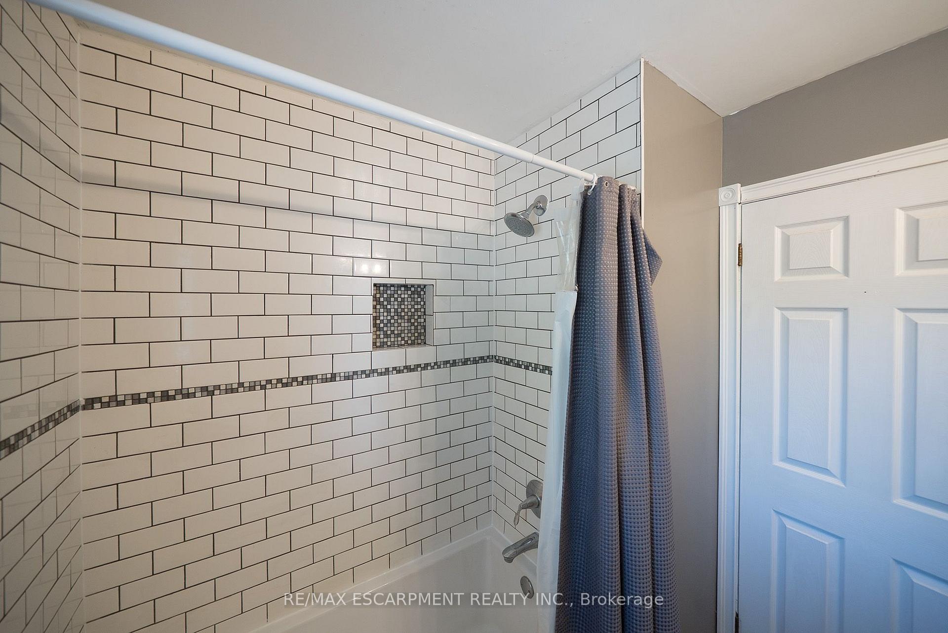 Photo 23 of 20 Hogarth Road, Brantford, Lion's Park — HOMEH