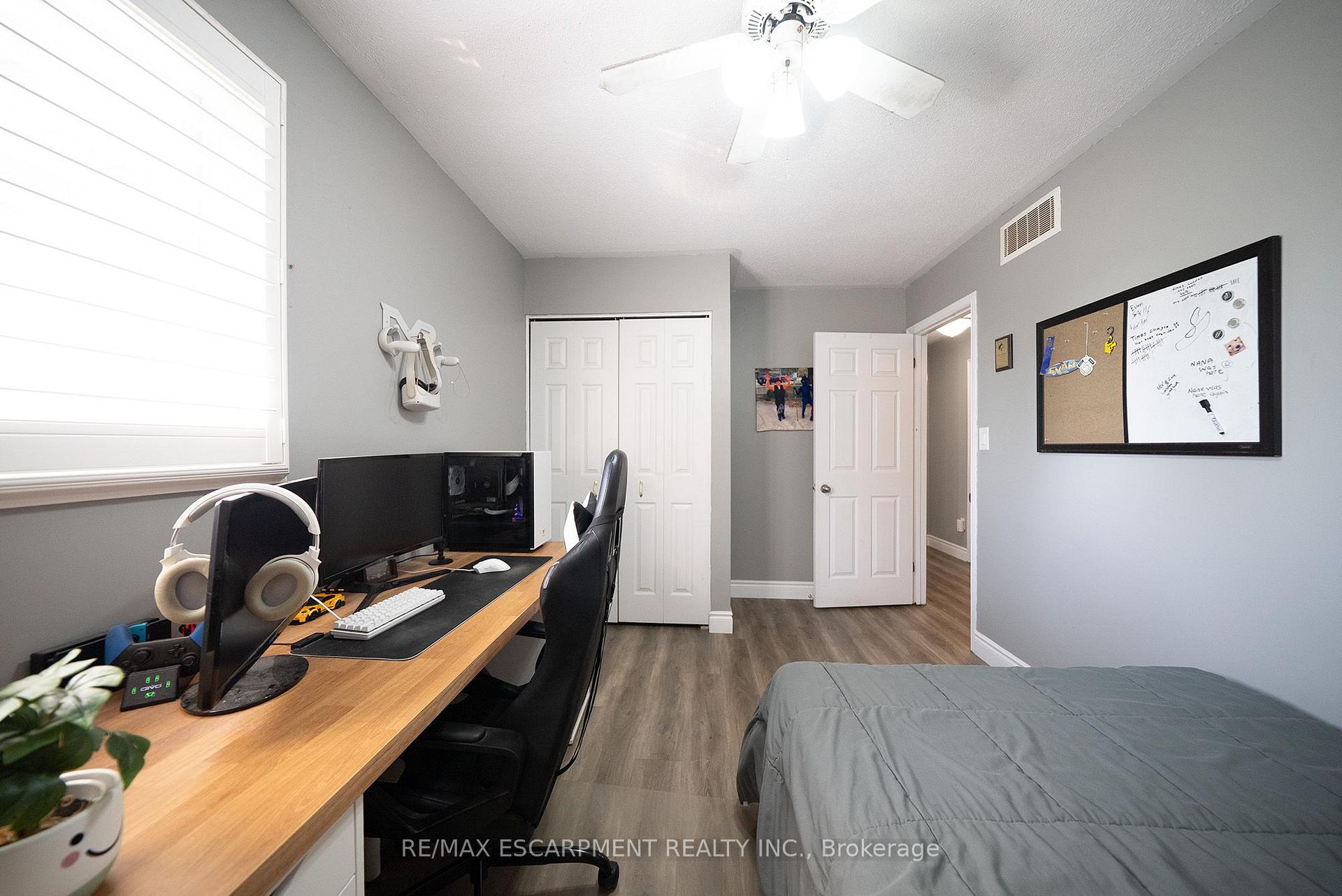 Photo 31 of 20 Hogarth Road, Brantford, Lion's Park — HOMEH