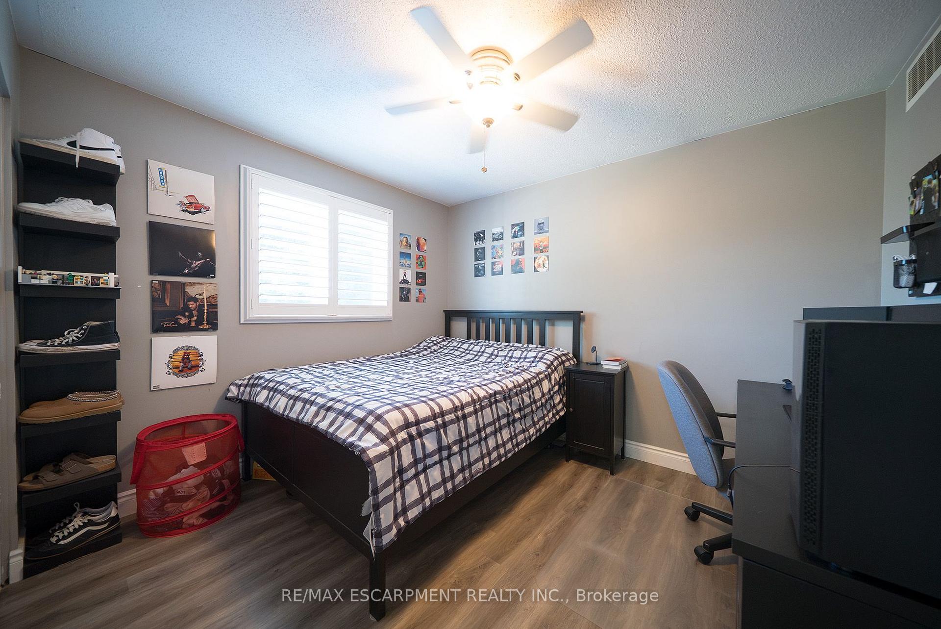 Photo 32 of 20 Hogarth Road, Brantford, Lion's Park — HOMEH