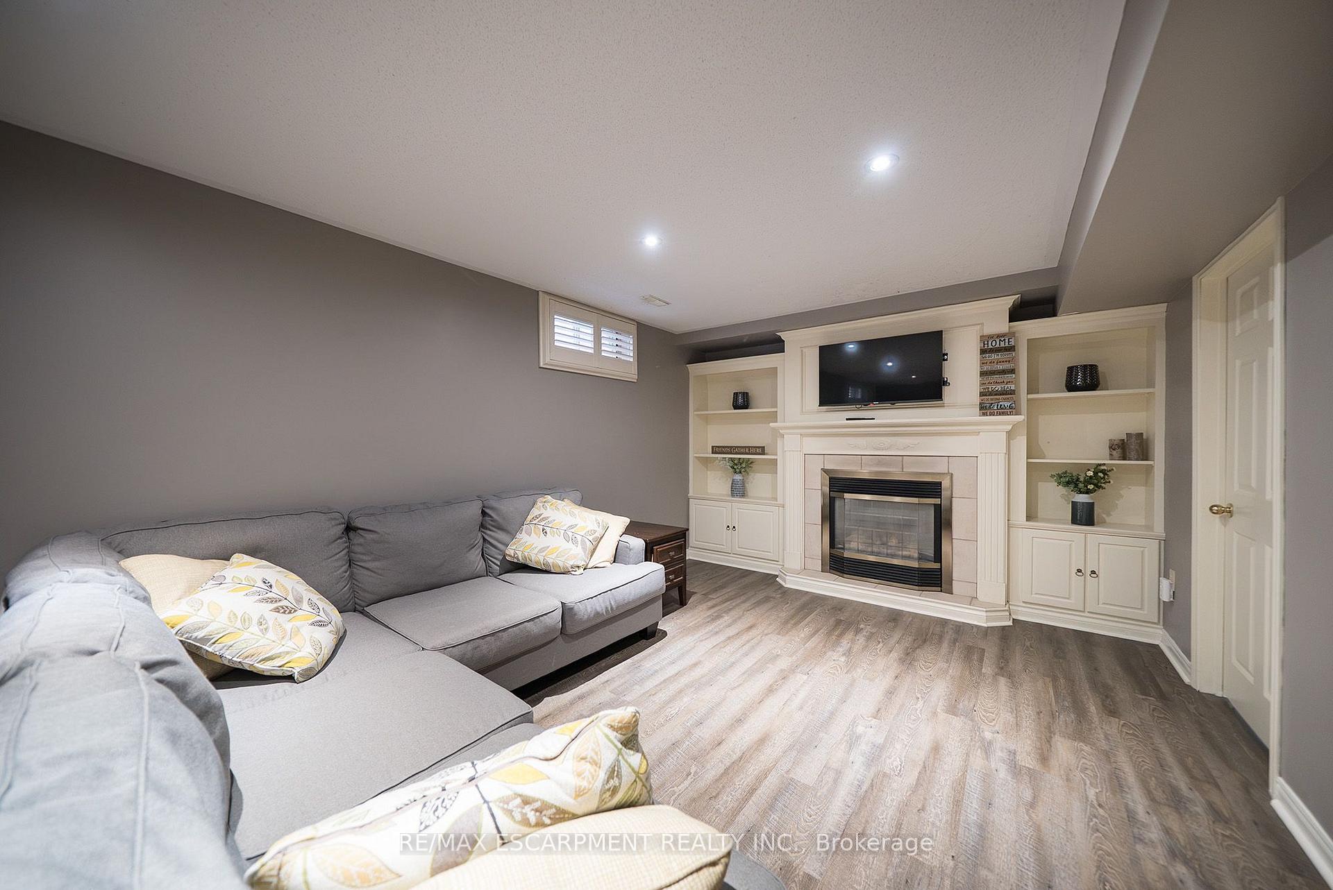 Photo 35 of 20 Hogarth Road, Brantford, Lion's Park — HOMEH