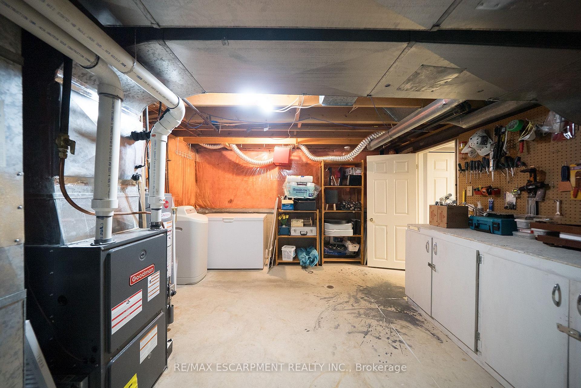 Photo 37 of 20 Hogarth Road, Brantford, Lion's Park — HOMEH