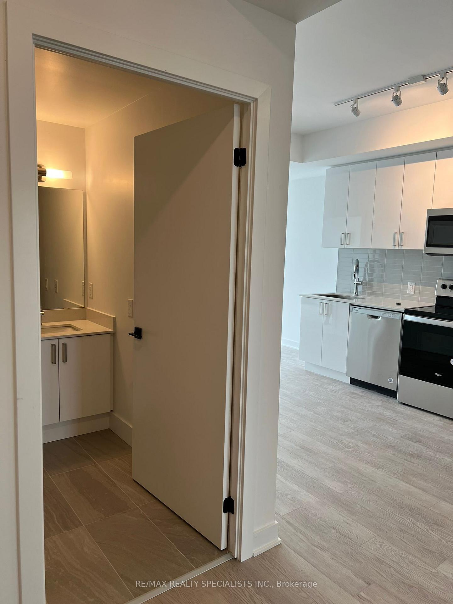 Photo 14 of Unit 702, 2782 Barton Street E, Hamilton, Riverdale — HOMEH